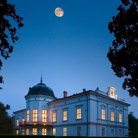 Park Hotel Tartuf Beladice ภายนอก รูปภาพ