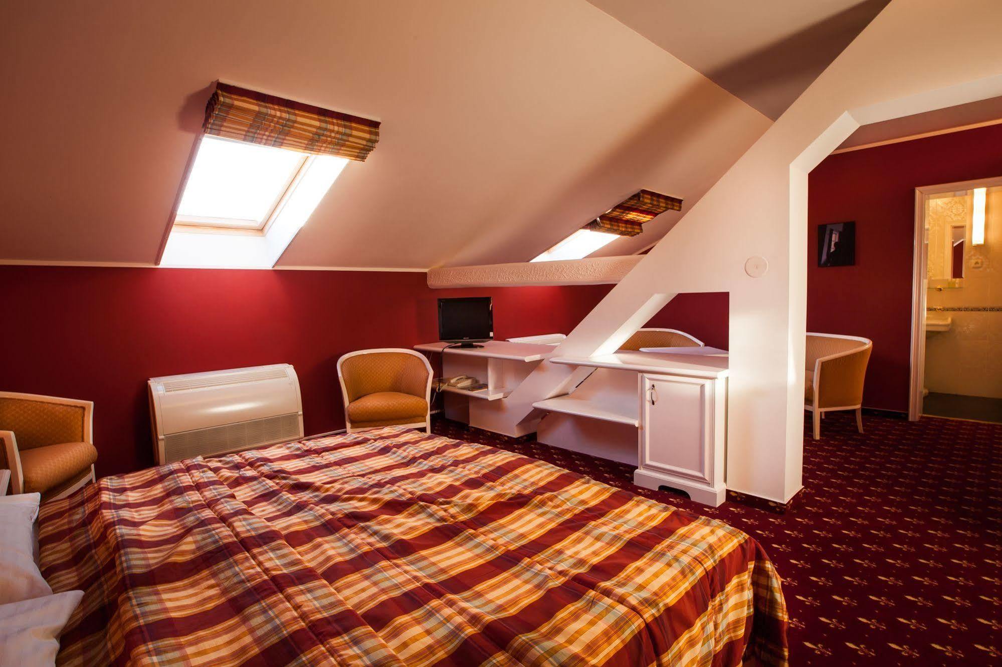 Park Hotel Tartuf Beladice ภายนอก รูปภาพ