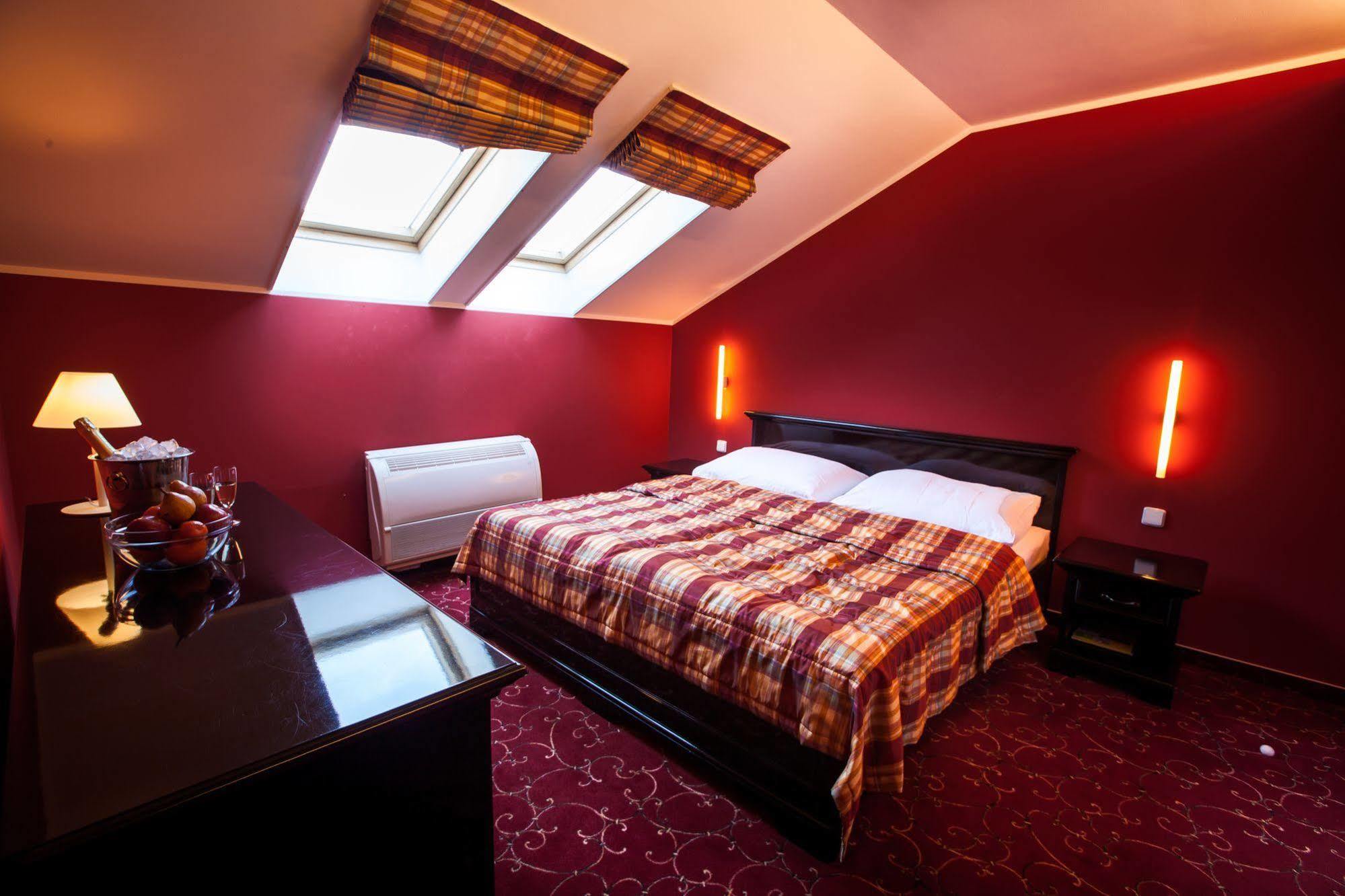 Park Hotel Tartuf Beladice ภายนอก รูปภาพ