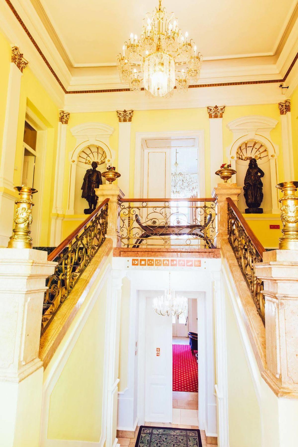 Park Hotel Tartuf Beladice ภายนอก รูปภาพ