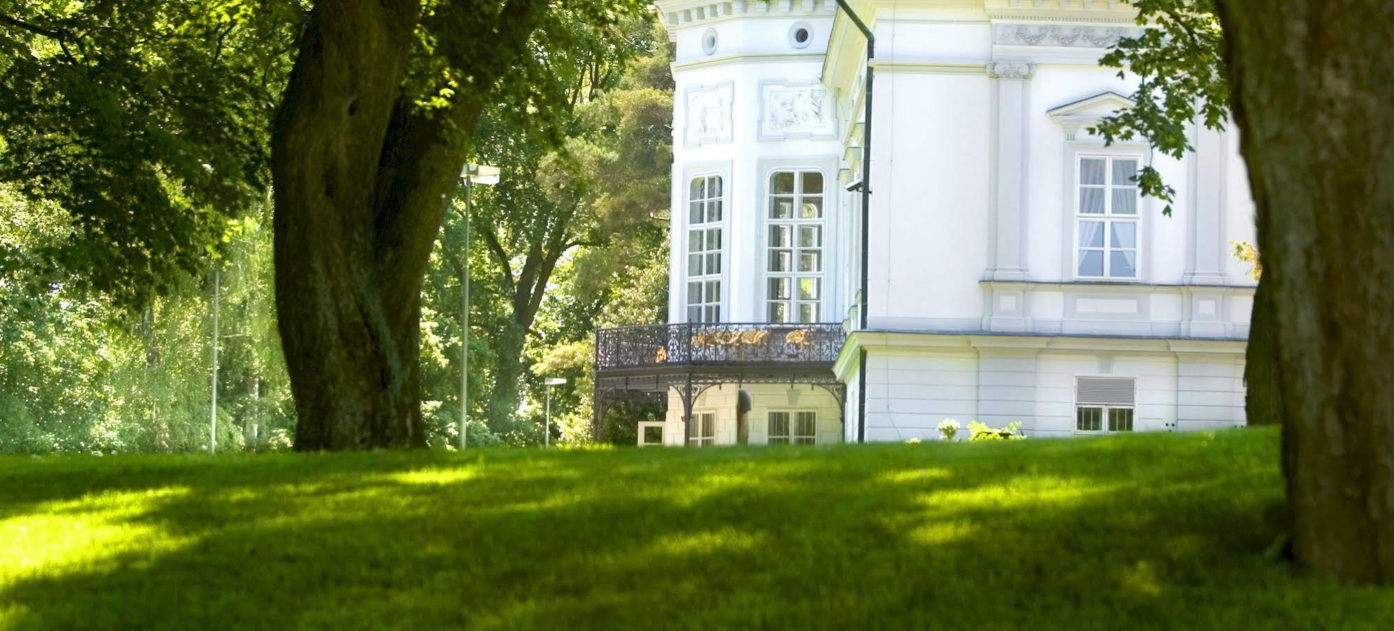 Park Hotel Tartuf Beladice ภายนอก รูปภาพ